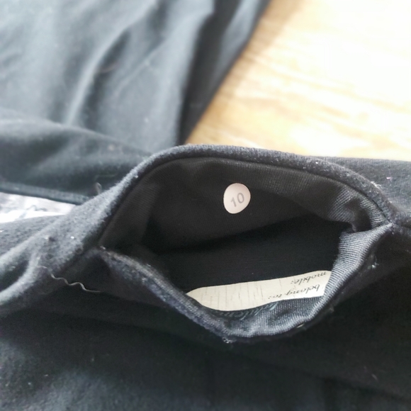 Reversible Lululemon wide leg legging size 10 - Picture 5 of 5